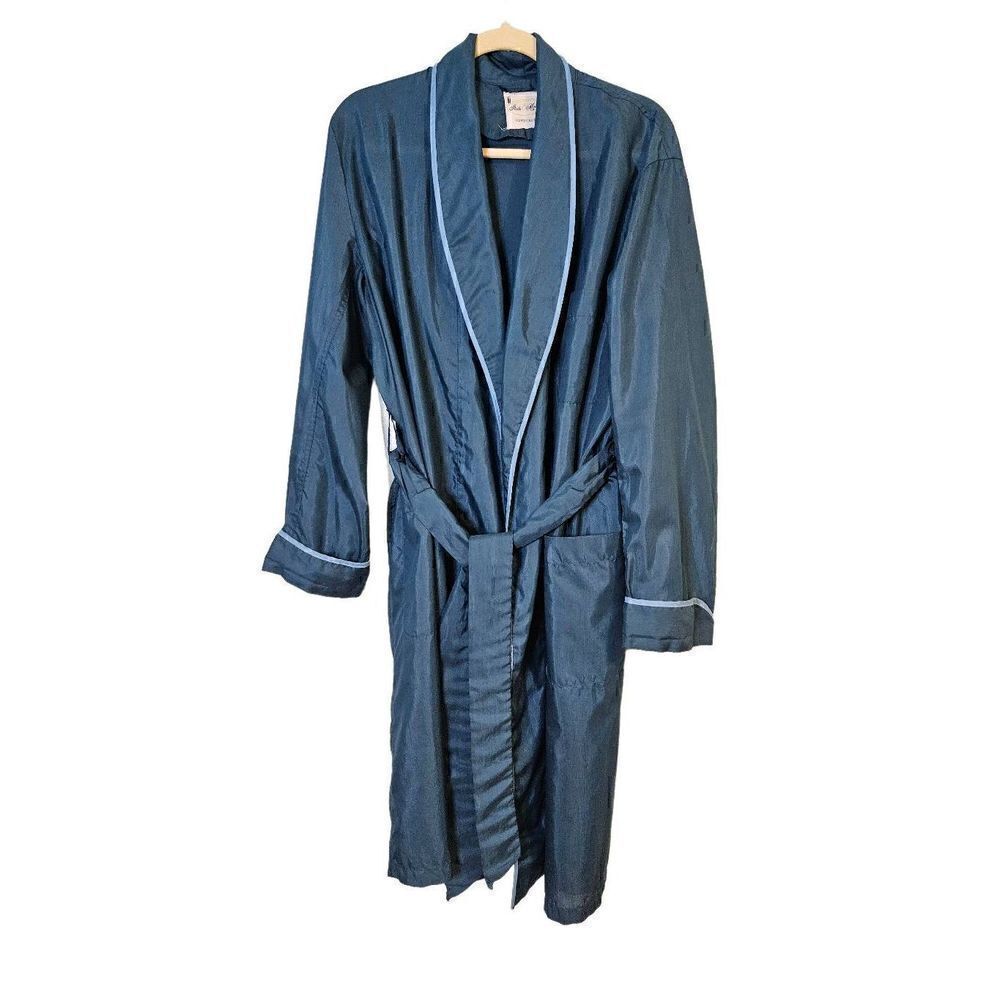 State of Maine vintage blue lightweight robe. Size M.